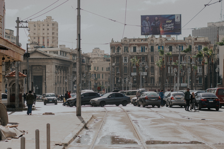 Da Alessandria: trasferimento privato di sola andata al Cairo