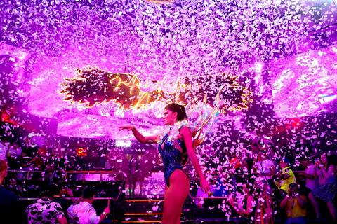 Cancun Madness Open Bar Crawl Bar crawl Madness in Cancún open bar