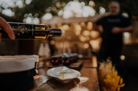 Assaggia l'olio d'oliva, gli aromi e le paste da olive - Hizvo