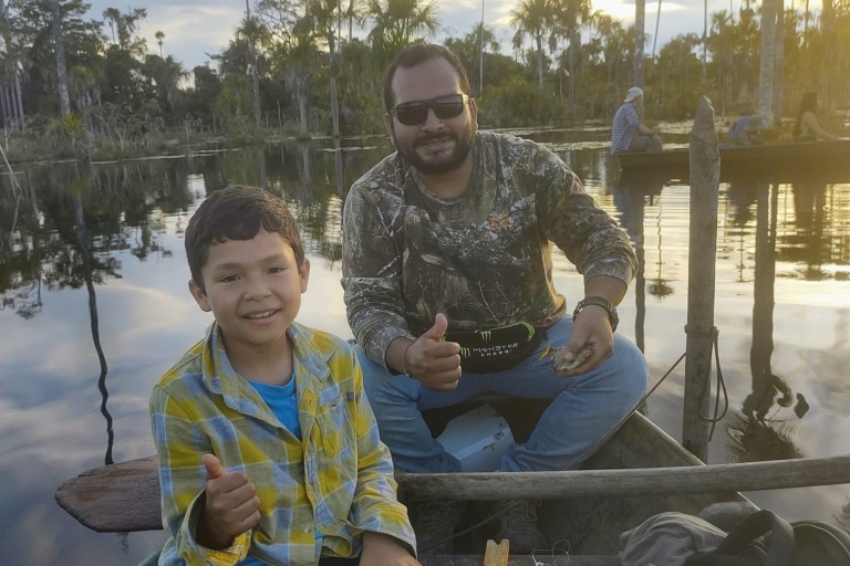Puerto Maldonado: Atardecer en el lago Yacumama y pesca de pirañas