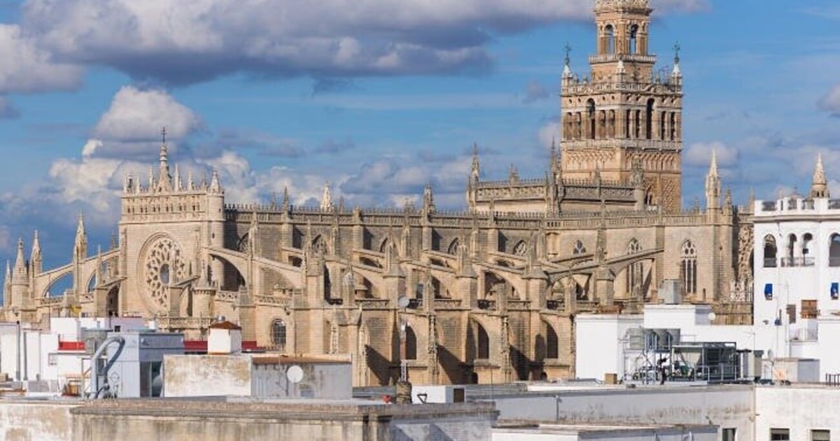 Sevilla: Privat Tur Til Alcazar Og Katedralen | GetYourGuide