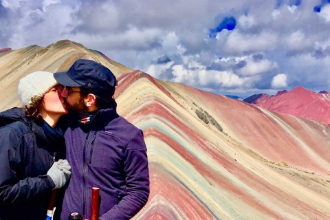 Van Cusco: begeleide dagtocht naar Rainbow Mountain met maaltijden04:00 Vertrek