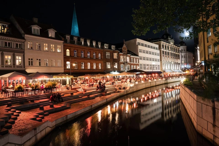 Aarhus: 2-godzinna wycieczka piesza z przewodnikiem po romantycznych historiach