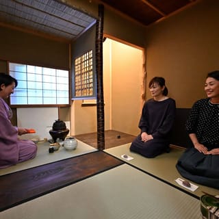 Kyoto: cerimonia del tè semi-privata con visita a domicilio locale