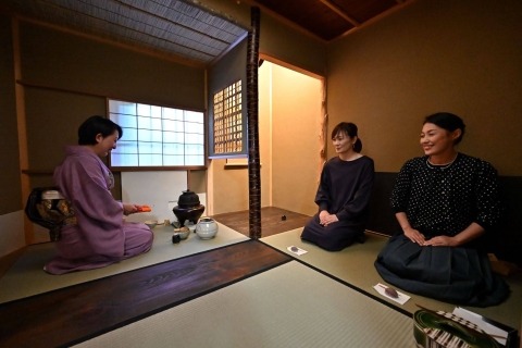 Kyoto: Ceremonia tradicional del té y haga su propio té matchaCeremonia privada de té
