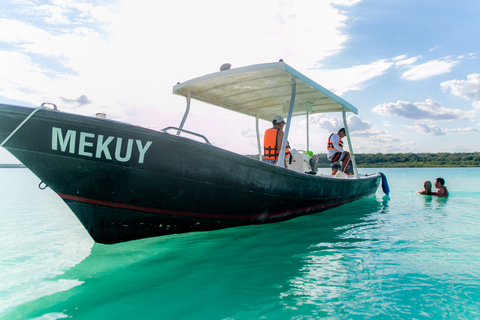Bacalar: 3 Hour Boat Trip with Swimming & Drinks Standard Rate