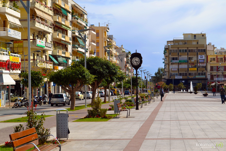 Kalamata: Passeio a pé privativo com destaques e lanchesKalamata: excursão a pé com destaques particulares com lanches