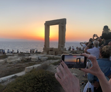 Naxos: Old Town, Castle & Portara Guided Sunset Tour