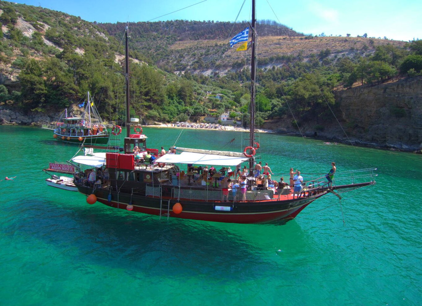 Thassos: Heldagscruise med grill og svømning