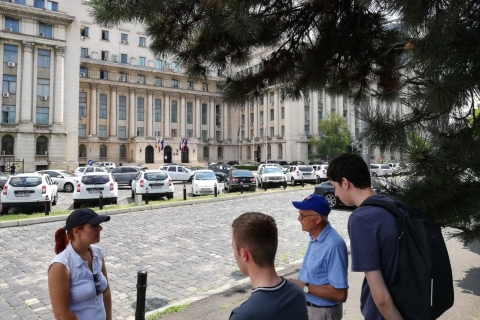 Visite privée à pied du communisme et de l'histoire de BucarestVisite guidée à pied de la ville, du communisme et de l'histoire