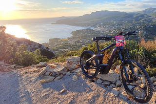 Cassis image