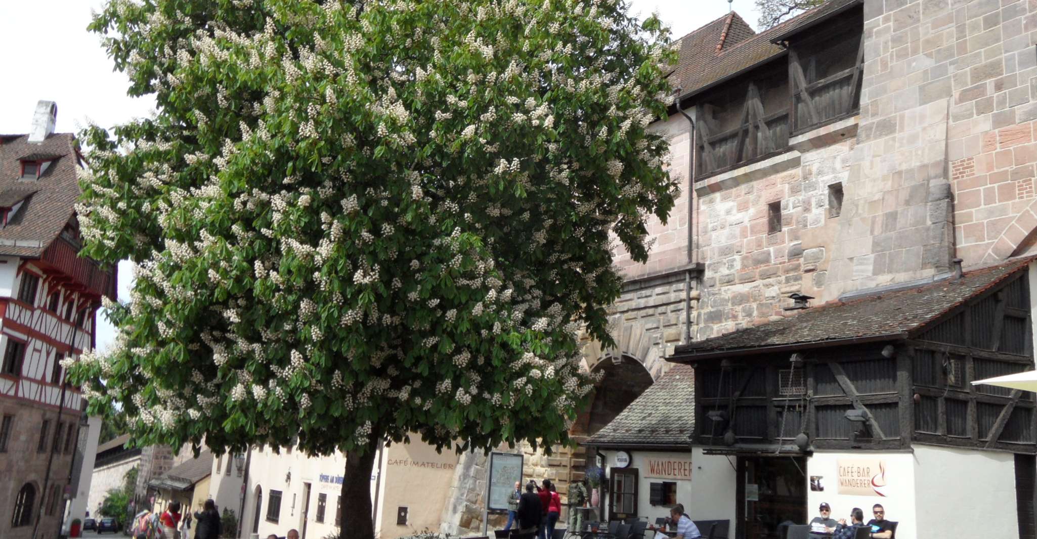 Nürnberg, Selbstgeführter Altstadt-Entdeckungs-Spaziergang für Familien - Hizvo