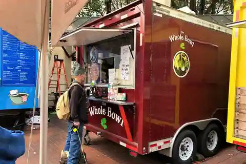 Portland: Secret Food Tour with Local Guide