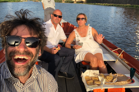 Florence: Private Boat Tour with Wine