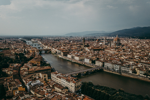 Florence: Historical Walk and Private Boat Tour with Wine