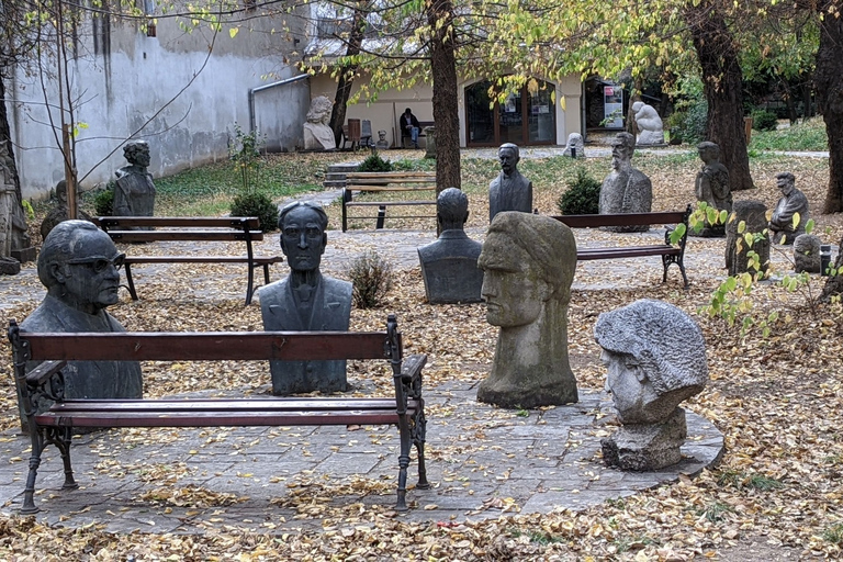 Bucarest: Recorrido a pie por el casco antiguo y los barrios de moda