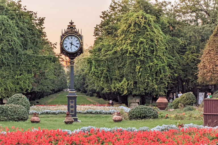 Bucarest: Recorrido a pie por el casco antiguo y los barrios de moda