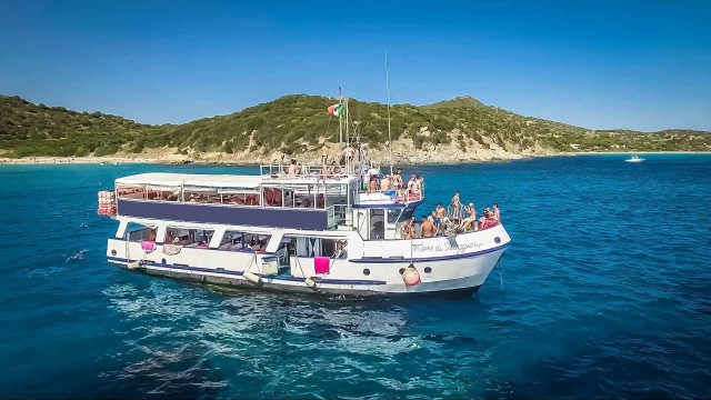 Visit Journée complète d'excursion en bateau à Villasimius et Capo Carbonara avec déjeuner in Villasimius