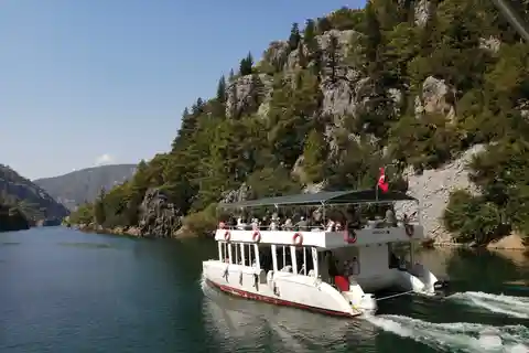 From Antalya: Green Canyon Boat Trip With Lunch and Drinks