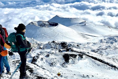 Ätna: in der Nähe der Krater auf dem Gipfel bis zur maximalen sicheren Höhe