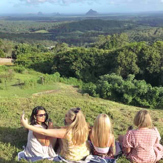 Noosa: Maleny & Montville Tour with Chocolate & Wine Tasting
