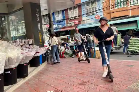 Bangkok: Tour della città in scooter elettrico