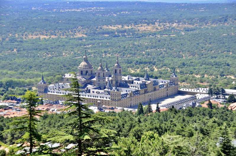 Desde Madrid: Excursión al Monasterio del Escorial y Valle de los Caídos