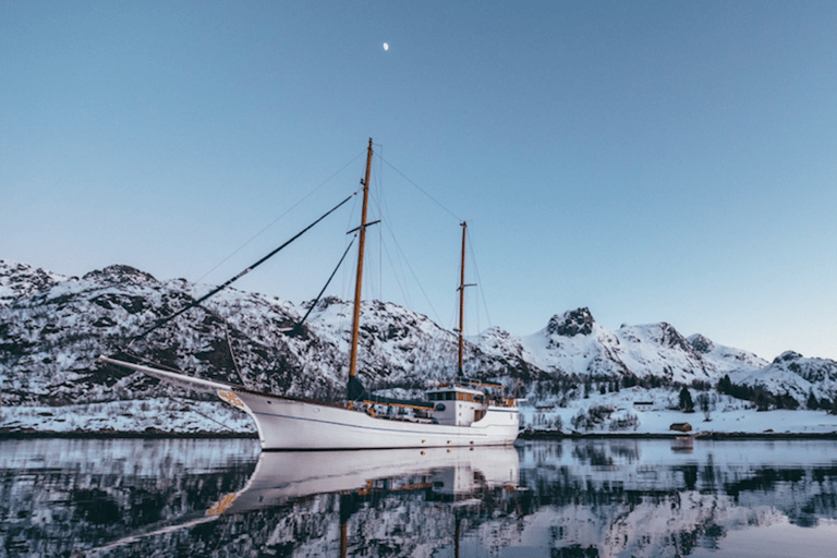 Tromso: Cruzeiro de luxo pela aurora boreal com banheira de hidromassagem e jantarTromso: cruzeiro luxuoso pela aurora boreal com banheira de hidromassagem e jantar