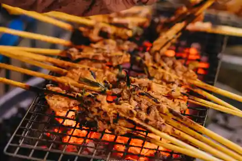 Recorrido gastronómico callejero en moto por Hoi An