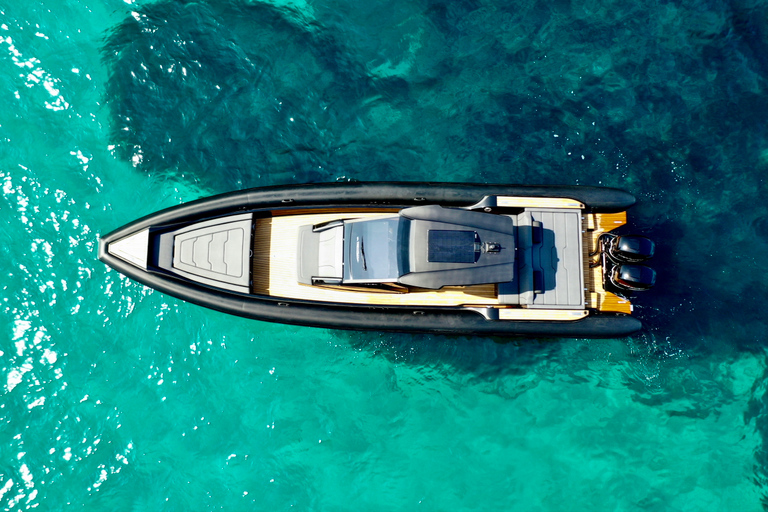 Santorin : Croisière privée en hors-bord pour Ios et Mykonos