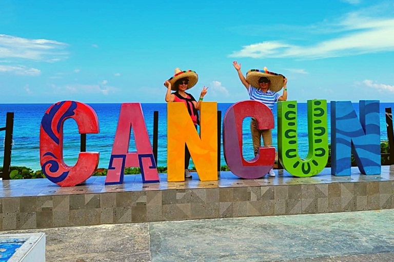 Cancún : visite guidée de la ville avec shopping et dégustation de tequilaCancun, Costa Mujeres, Riviera Maya, Playa del Carmen Pickup