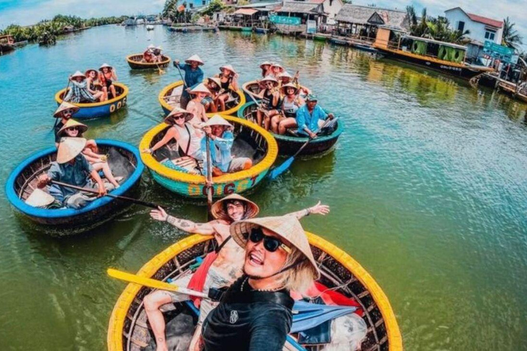 Hoi An: Corso di cucina ecologica di Bay Mau con mercato e cesto in barca