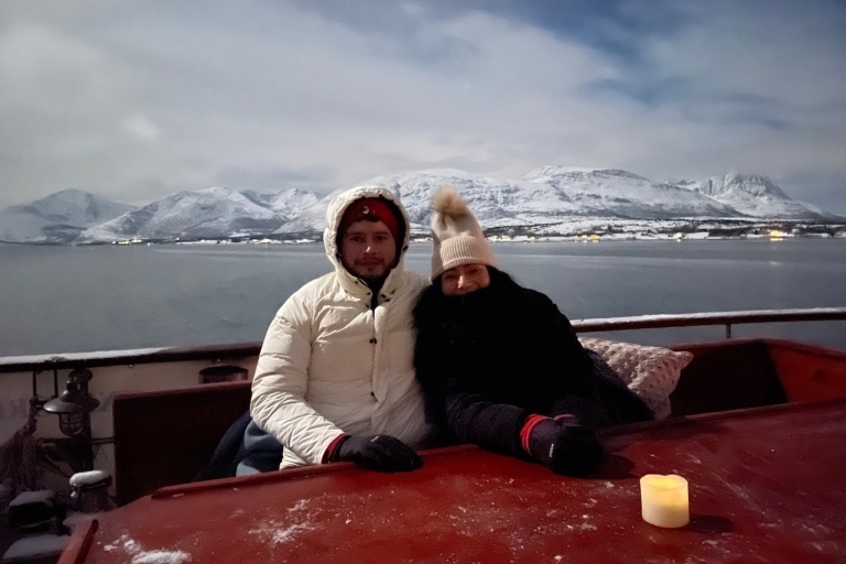 Tromso: Crucero de lujo por la Aurora Boreal con bañera de hidromasaje y cenaTour en grupo