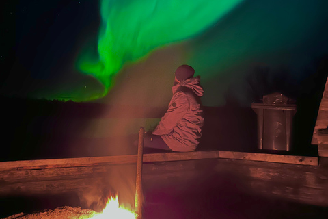 Desde Rovaniemi: Caza de Auroras en Laponia con barbacoa