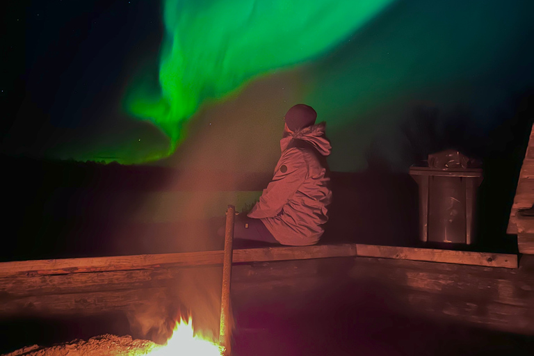 Desde Rovaniemi: Caza de Auroras en Laponia con barbacoa