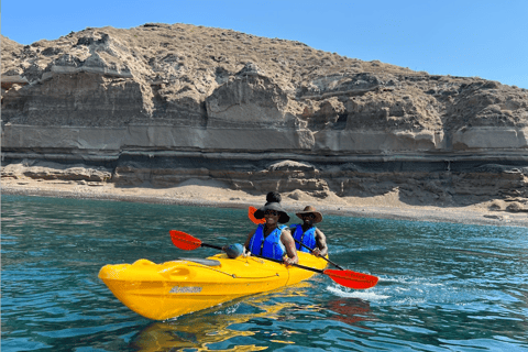 Santorini: Sea Caves Kayak Trip with Snorkeling and Picnic