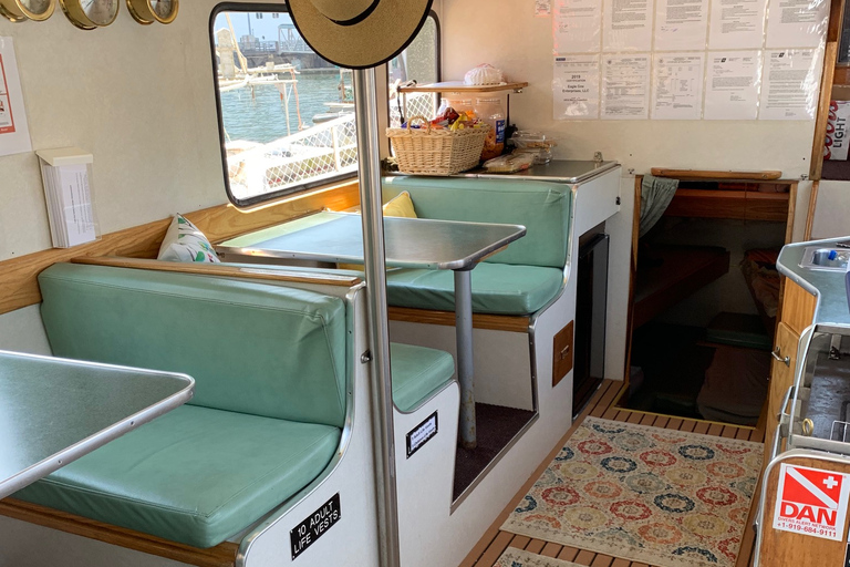 Ketchikan: Marine Wildlife and Whale Watching Boat Tour