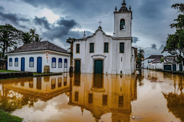 Paraty: Caiçara Life Guided Walking Tour with Food Tasting