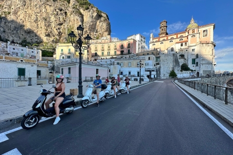 Van Ravello of Salerno: Vespa Amalfi Coast Tour met tussenstops