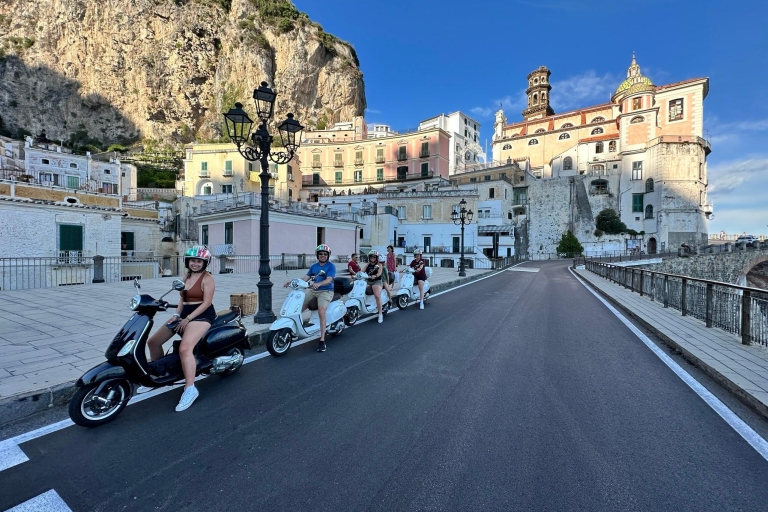 Von Ravello oder Salerno aus: Vespa Amalfiküste Tour mit Zwischenstopps