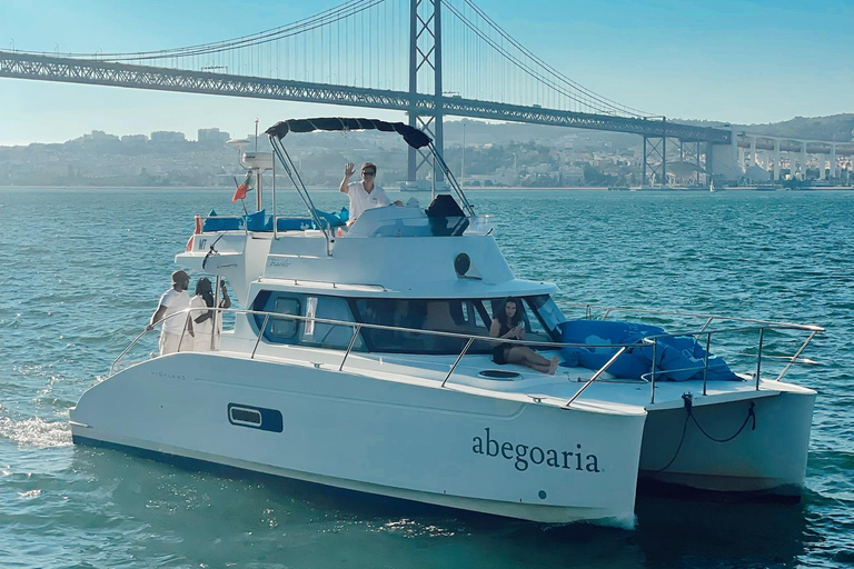 Lisbon: 6H Private Catamaran Tour with Swimming