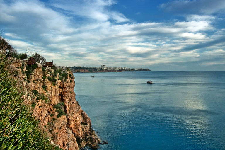 Antalya: Ontspannen boottocht met lunch naar de Duden watervalOntmoeting op de boot