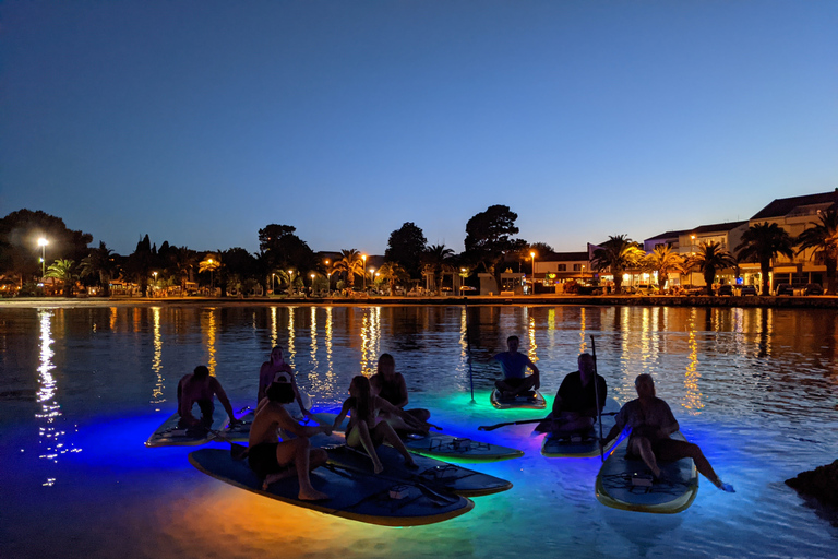 Delad: Stand Up Paddleboard kvällstur med glödSplit: Paddeltur på SUP-bräda i månskenet