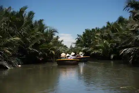 Hoi An: Paseo en barco cesta en la aldea de los cocos de Bay mau