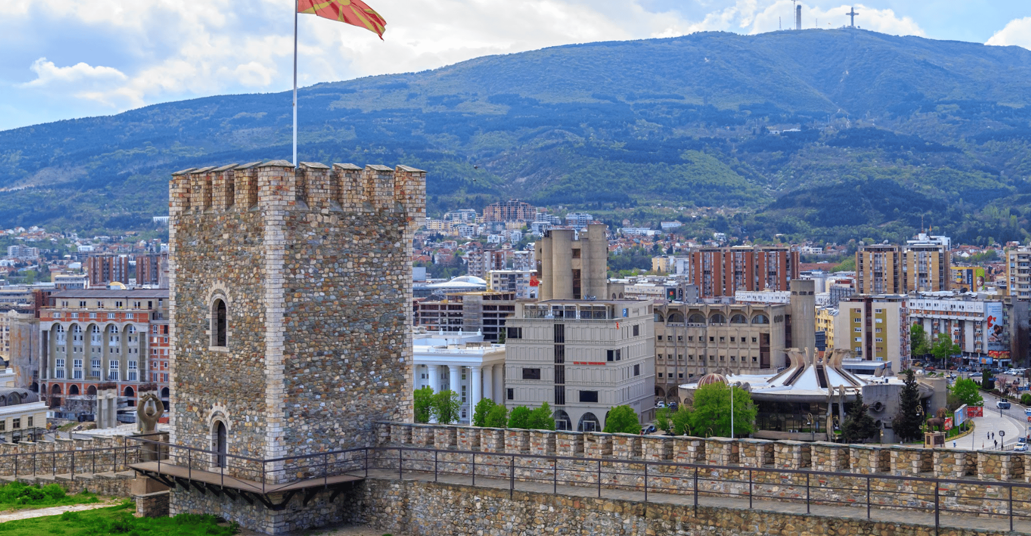 Skopje, Visite à pied de la ville privée avec dégustation de nourriture - Hizvo