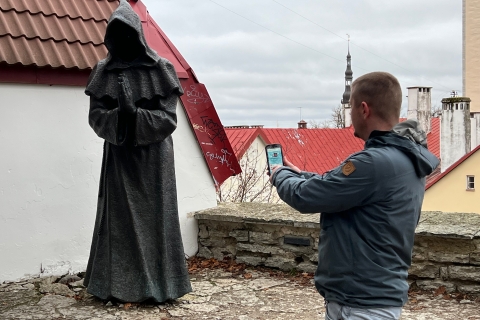 Tallinn: Sherlock Holmes Smartphone-app StadsspelSpel in het Italiaans