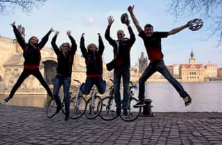 Prag: Fahrrad- oder E-Bike-Stadtrundfahrt mit einem lokalen Guide