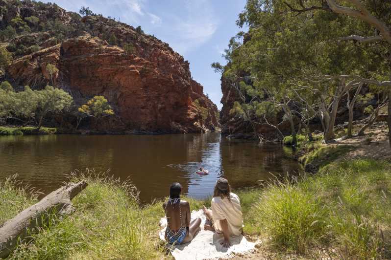 Alice Springs: West MacDonnell Ranges & Standley Chasm Tour