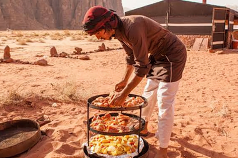 Z Sharm El Sheikh: wioska beduińska, przejażdżka na wielbłądzie i kolacjaZ Sharm El Sheikh: doświadczenie Beduinów, przejażdżka na wielbłądzie, kolacja