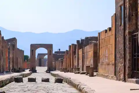Pompeii: Archaeological Site Entry and Guided Tour